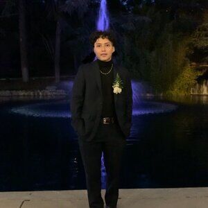 Meet your Posher, Moises